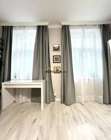 Pronájem bytu 1+1, Praha, Chlumova, 47 m2