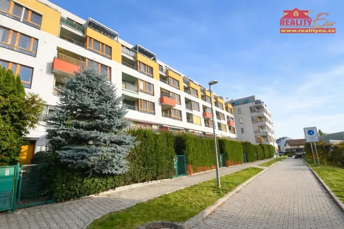 Prodej bytu 2+kk, Praha - Uhříněves, Nové náměstí, 57 m2