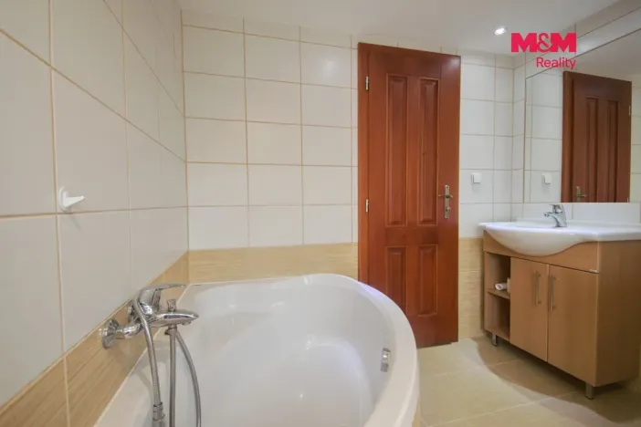 Prodej komerční nemovitosti, Příbor, Místecká, 308 m2