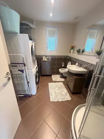 Pronájem rodinného domu, Praha - Březiněves, V pěšinkách, 200 m2