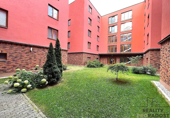 Pronájem bytu 1+kk, Brno, U Leskavy, 33 m2