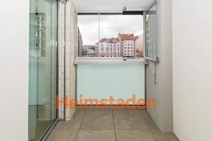 Pronájem bytu 1+kk, Praha - Holešovice, Vrbenského, 39 m2