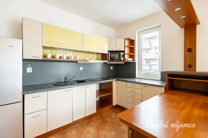 Pronájem bytu 2+kk, Praha - Záběhlice, Kamelova, 54 m2