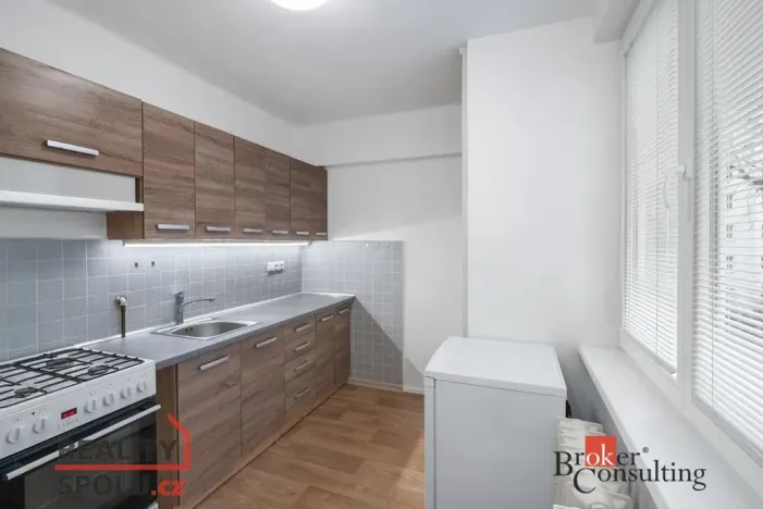 Pronájem bytu 1+1, Praha - Holešovice, U smaltovny, 40 m2