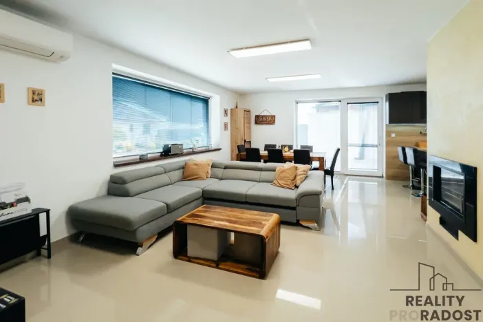 Prodej rodinného domu, Hrušky, Na Zahajce, 117 m2