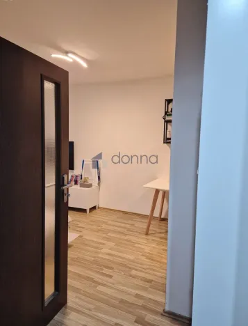Pronájem bytu 2+kk, Praha, Pujmanové, 41 m2