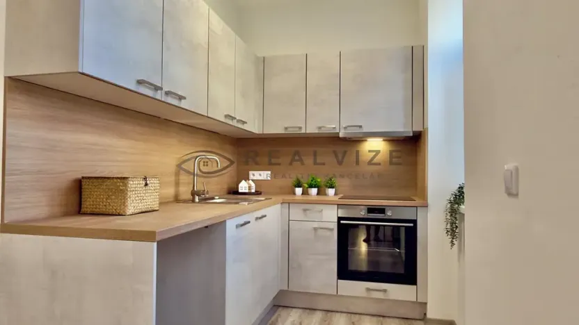 Pronájem bytu 1+kk, České Budějovice, Rudolfovská tř., 36 m2