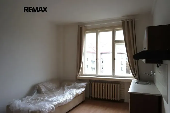 Pronájem bytu 1+kk, Praha - Libeň, Pivovarnická, 26 m2