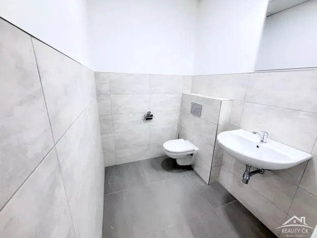 Pronájem skladu, Jihlava, Znojemská, 1004 m2