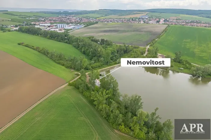 Prodej komerční nemovitosti, Hluk, 192 m2