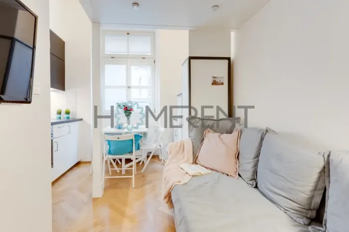 Pronájem bytu 1+kk, Praha - Bubeneč, Korunovační, 17 m2