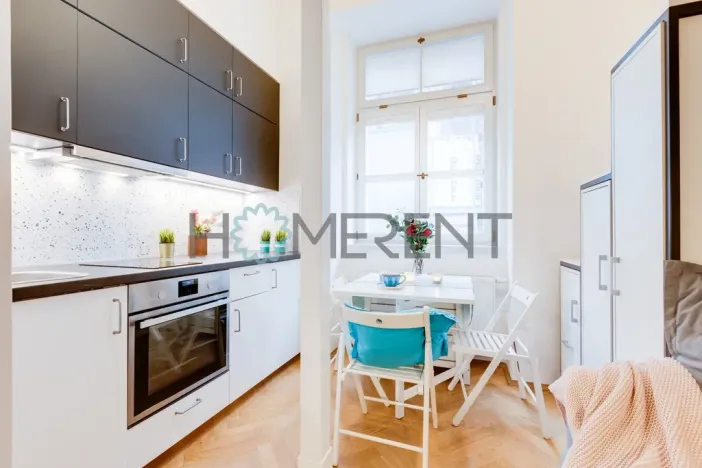 Pronájem bytu 1+kk, Praha - Bubeneč, Korunovační, 17 m2