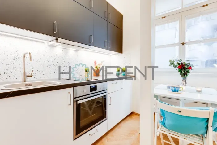 Pronájem bytu 1+kk, Praha - Bubeneč, Korunovační, 17 m2