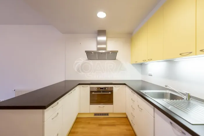 Pronájem bytu 2+kk, Praha - Košíře, Linhartova, 81 m2