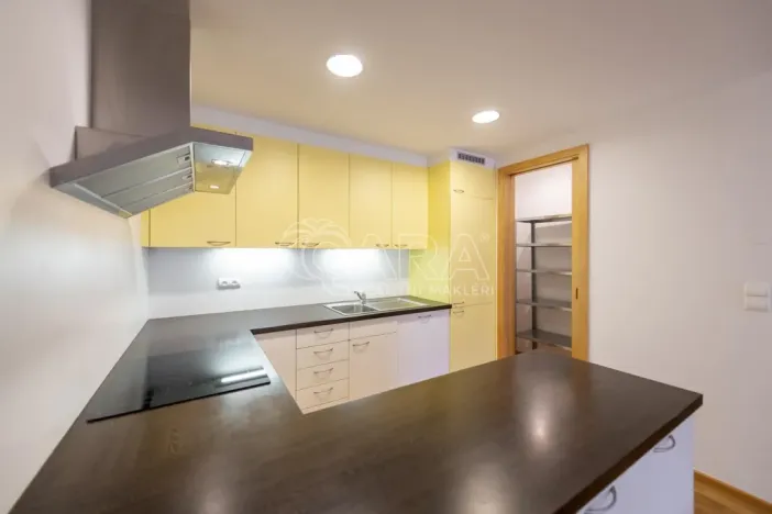 Pronájem bytu 2+kk, Praha - Košíře, Linhartova, 81 m2
