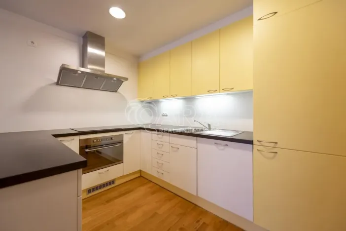 Pronájem bytu 2+kk, Praha - Košíře, Linhartova, 81 m2