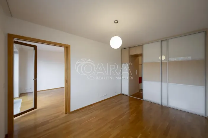 Pronájem bytu 2+kk, Praha - Košíře, Linhartova, 81 m2