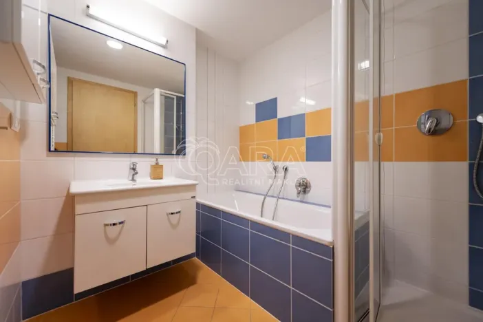 Pronájem bytu 2+kk, Praha - Košíře, Linhartova, 81 m2