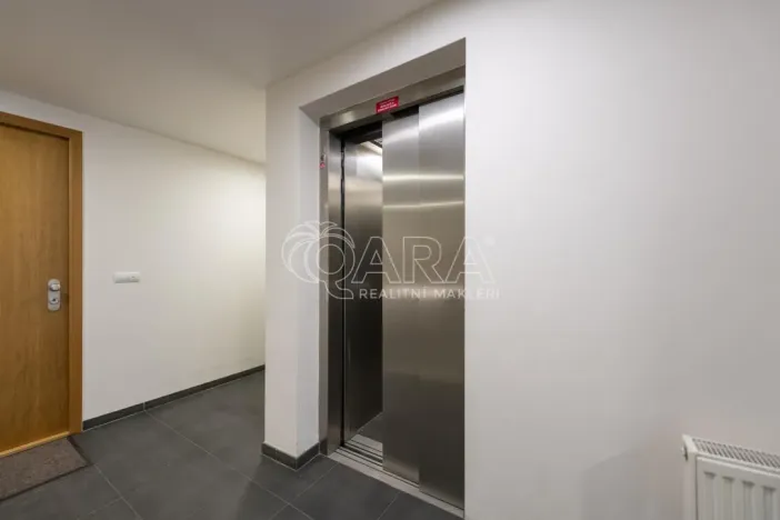Pronájem bytu 2+kk, Praha - Košíře, Linhartova, 81 m2