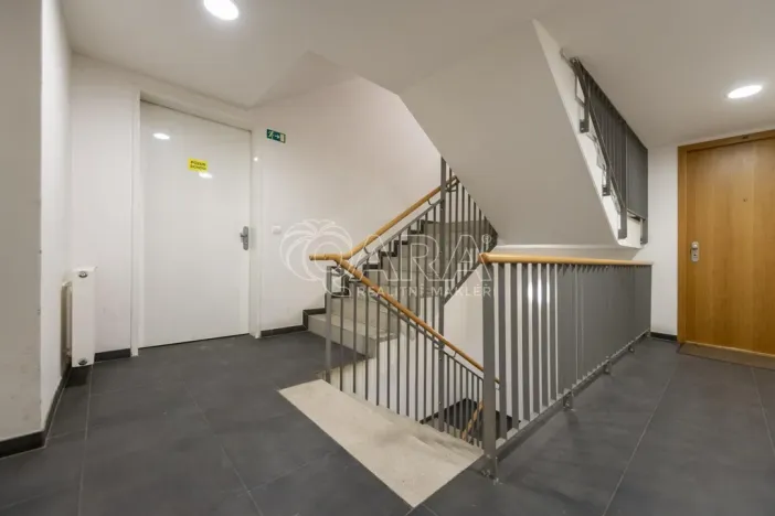 Pronájem bytu 2+kk, Praha - Košíře, Linhartova, 81 m2