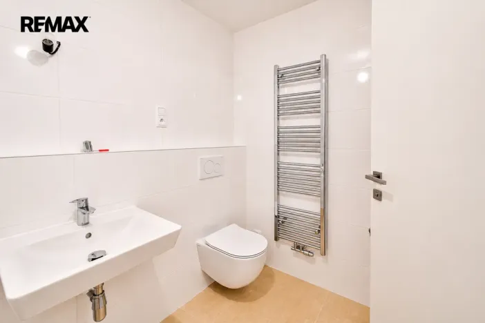 Pronájem bytu 1+kk, Hradec Králové - Nový Hradec Králové, Pod Zámečkem, 28 m2