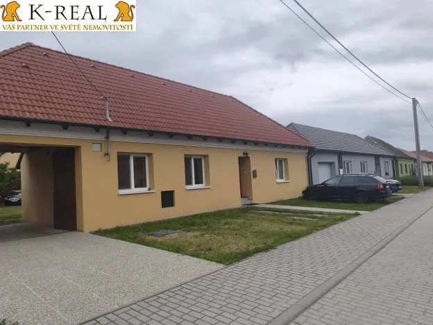 Pronájem bytu 1+1, Božice, 45 m2