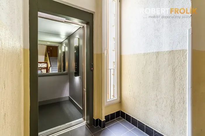 Pronájem bytu 3+1, Praha - Bubeneč, Národní obrany, 140 m2