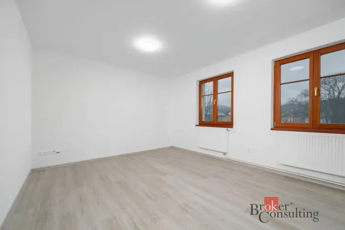 Pronájem bytu 1+1, Nový Bor, B. Egermanna, 37 m2