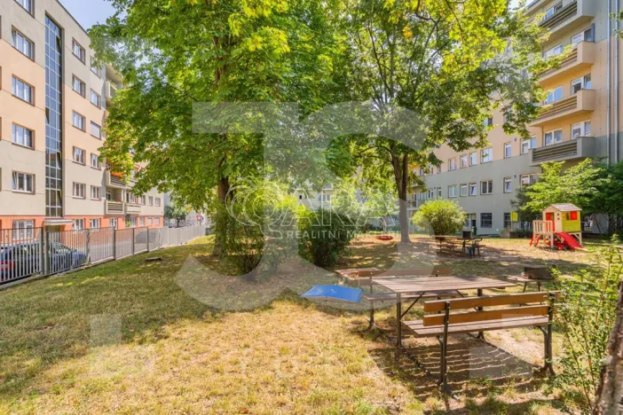 Prodej bytu 2+kk, Praha - Vršovice, Kišiněvská, 56 m2