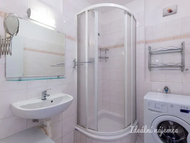 Pronájem bytu 1+kk, Praha - Letňany, Bohumínská, 40 m2