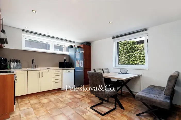 Prodej vícegeneračního domu, Praha - Štěrboholy, Pod areálem, 333 m2
