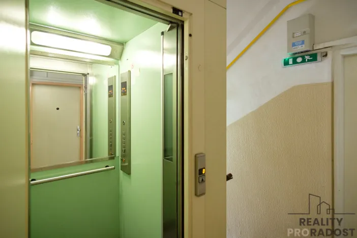 Pronájem bytu 1+1, Olomouc, Na Bystřičce, 31 m2