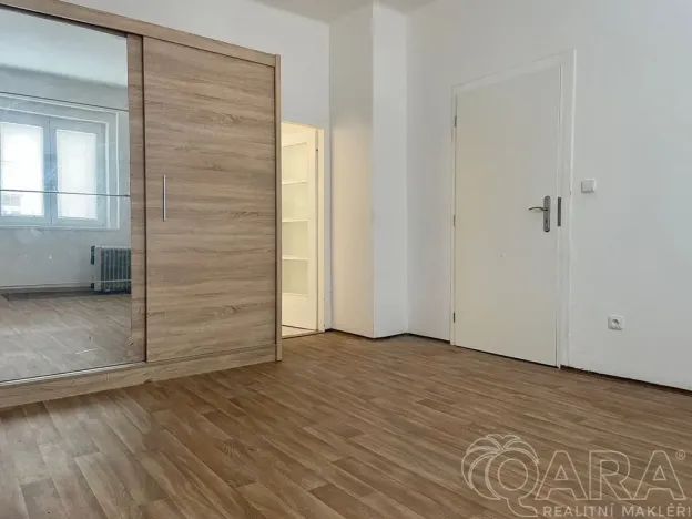 Pronájem bytu 1+1, Praha - Břevnov, Na Petynce, 31 m2