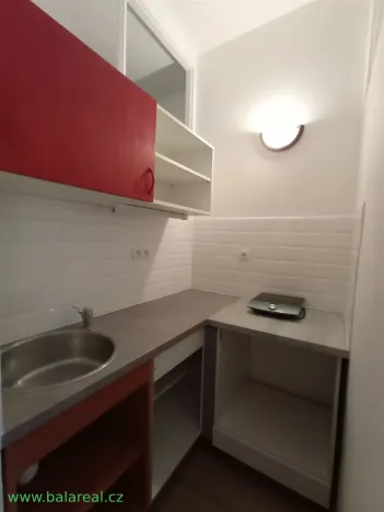 Pronájem bytu 1+kk, Brno, Hoppova, 26 m2