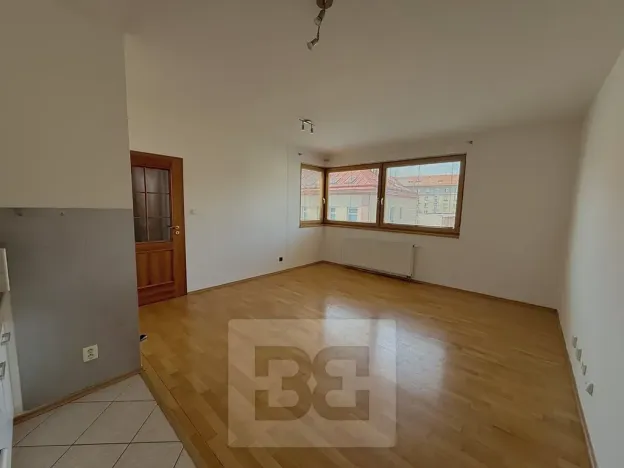 Pronájem bytu 1+kk, Hradec Králové, Na Střezině, 36 m2