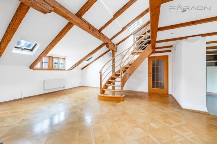 Pronájem kanceláře, Praha - Nové Město, Truhlářská, 221 m2