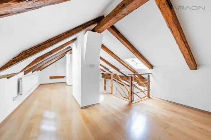 Pronájem kanceláře, Praha - Nové Město, Truhlářská, 221 m2