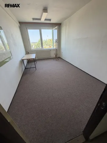 Pronájem kanceláře, Velké Meziříčí, Třebíčská, 400 m2