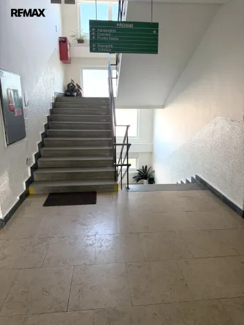 Pronájem kanceláře, Velké Meziříčí, Třebíčská, 400 m2