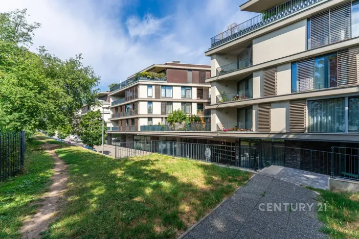 Pronájem bytu 4+kk, Praha - Prosek, Žitenická, 99 m2