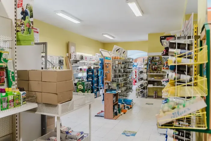 Prodej obchodního prostoru, Kamenice, 1737 m2