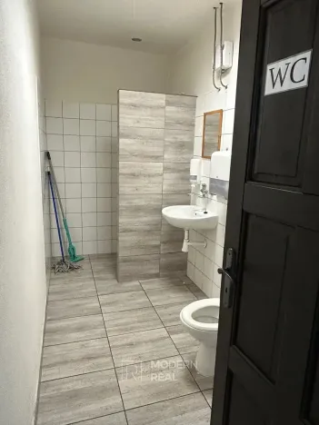 Pronájem skladu, Hajany, 450 m2