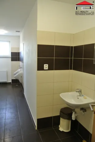 Pronájem výrobních prostor, Ostrava, U Řeky, 880 m2