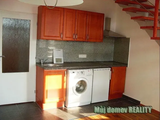 Pronájem bytu 2+kk, Praha - Vysočany, Freyova, 45 m2