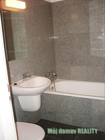 Pronájem bytu 2+kk, Praha - Vysočany, Freyova, 45 m2