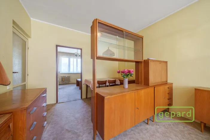 Prodej bytu 2+1, Karlovy Vary, Krymská, 55 m2