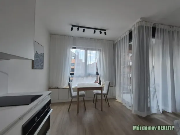 Pronájem bytu 1+kk, Praha - Smíchov, U Lihovaru, 31 m2