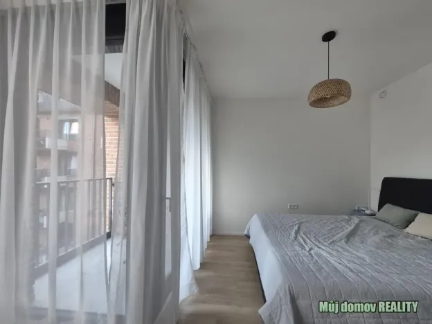 Pronájem bytu 1+kk, Praha - Smíchov, U Lihovaru, 31 m2