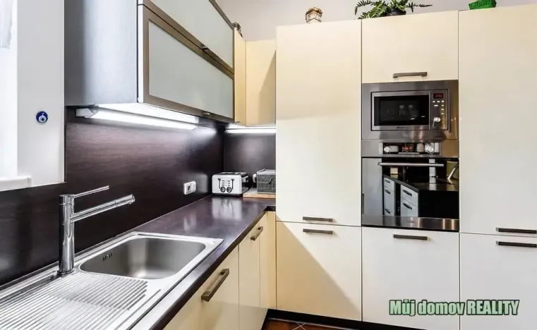 Pronájem vily, Praha - Písnice, 1300 m2