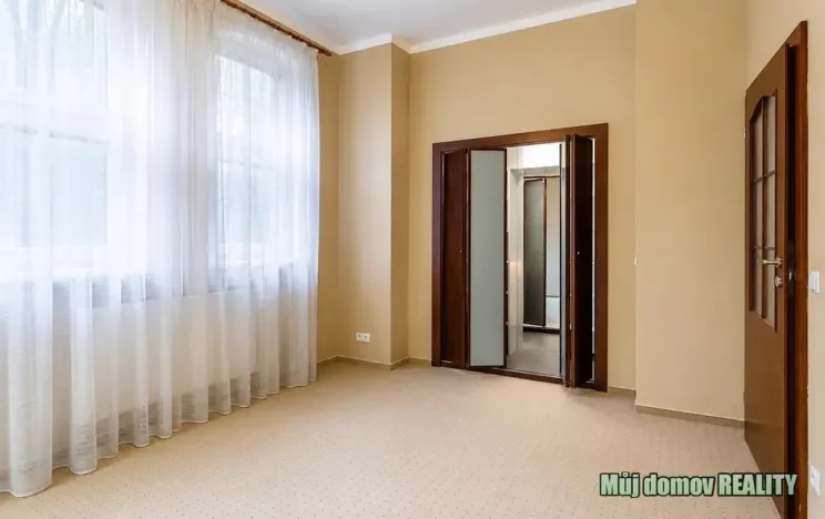 Pronájem vily, Praha - Písnice, 1300 m2